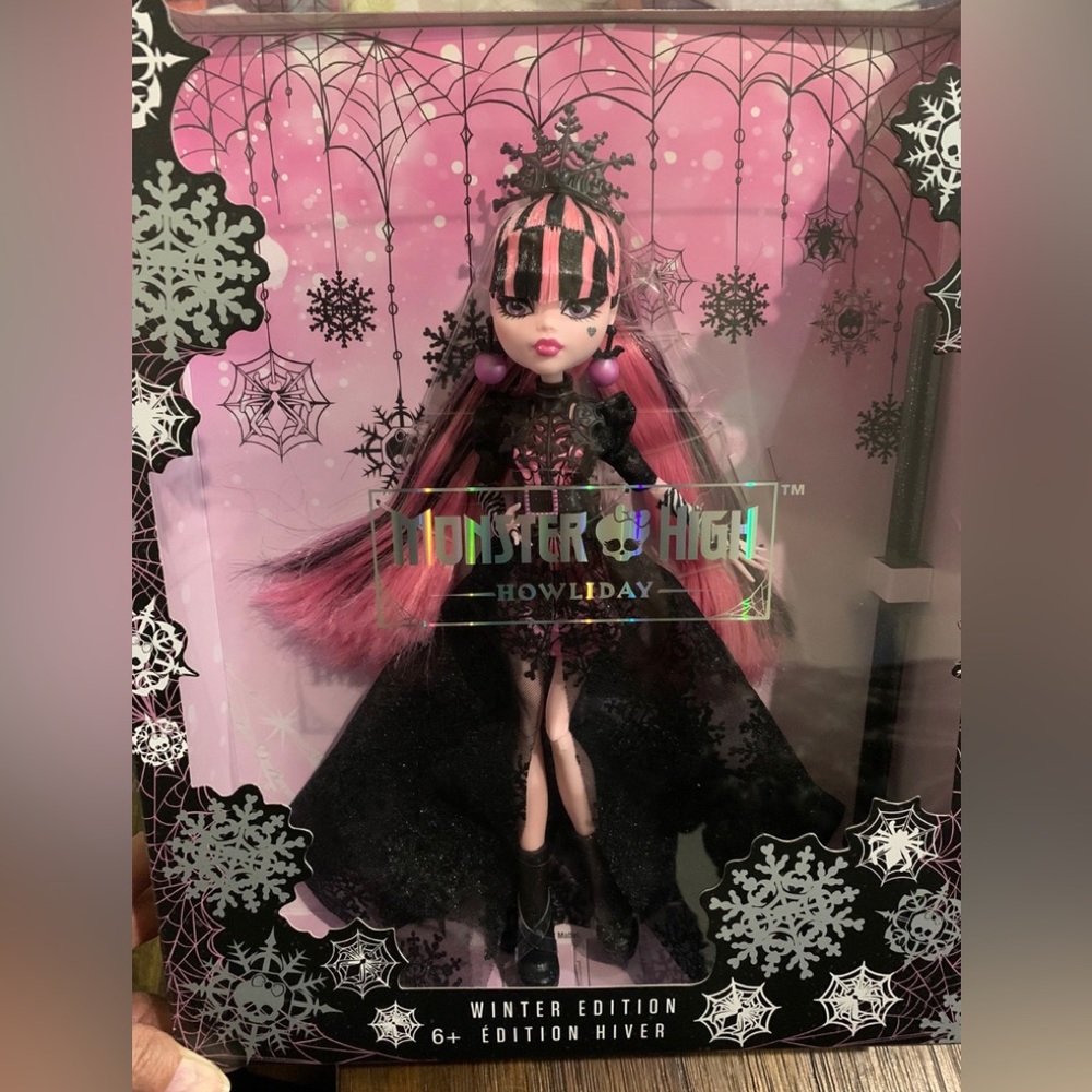 Monster High Howliday Draculaura, brand new